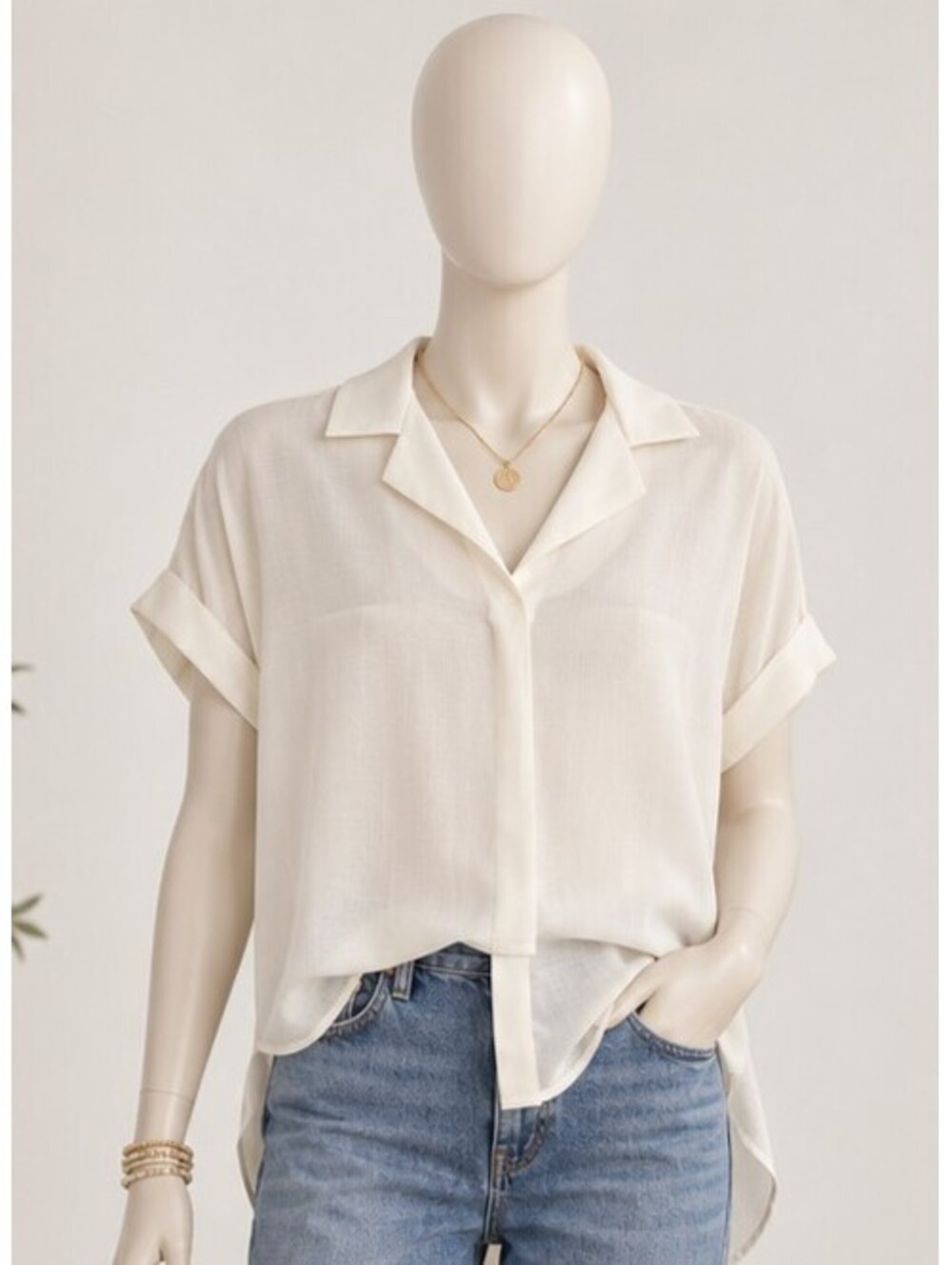 Brand new shortsleeve white blouse from stitchfix, summer spring fall basic